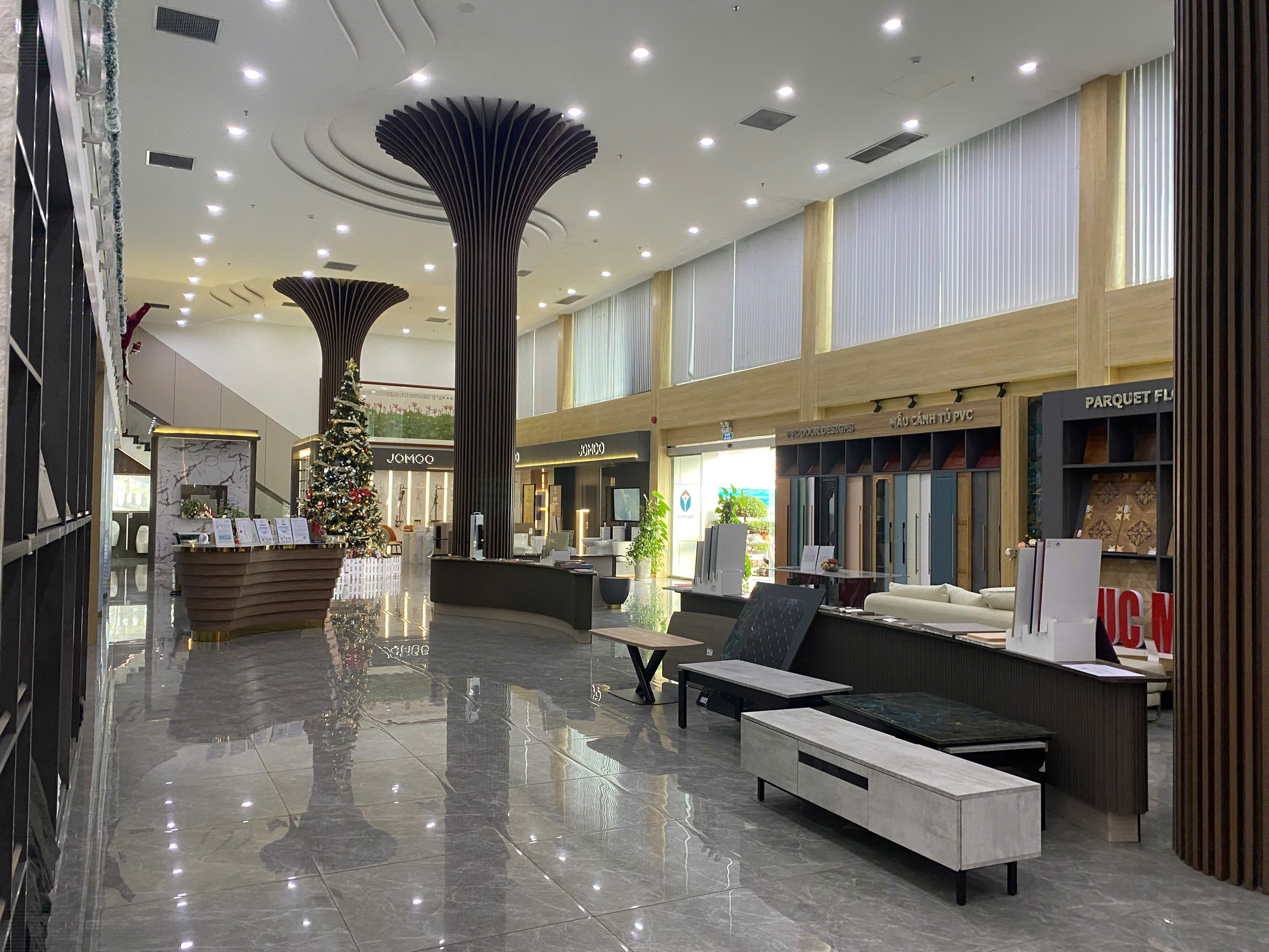 Showroom 1.jpg
